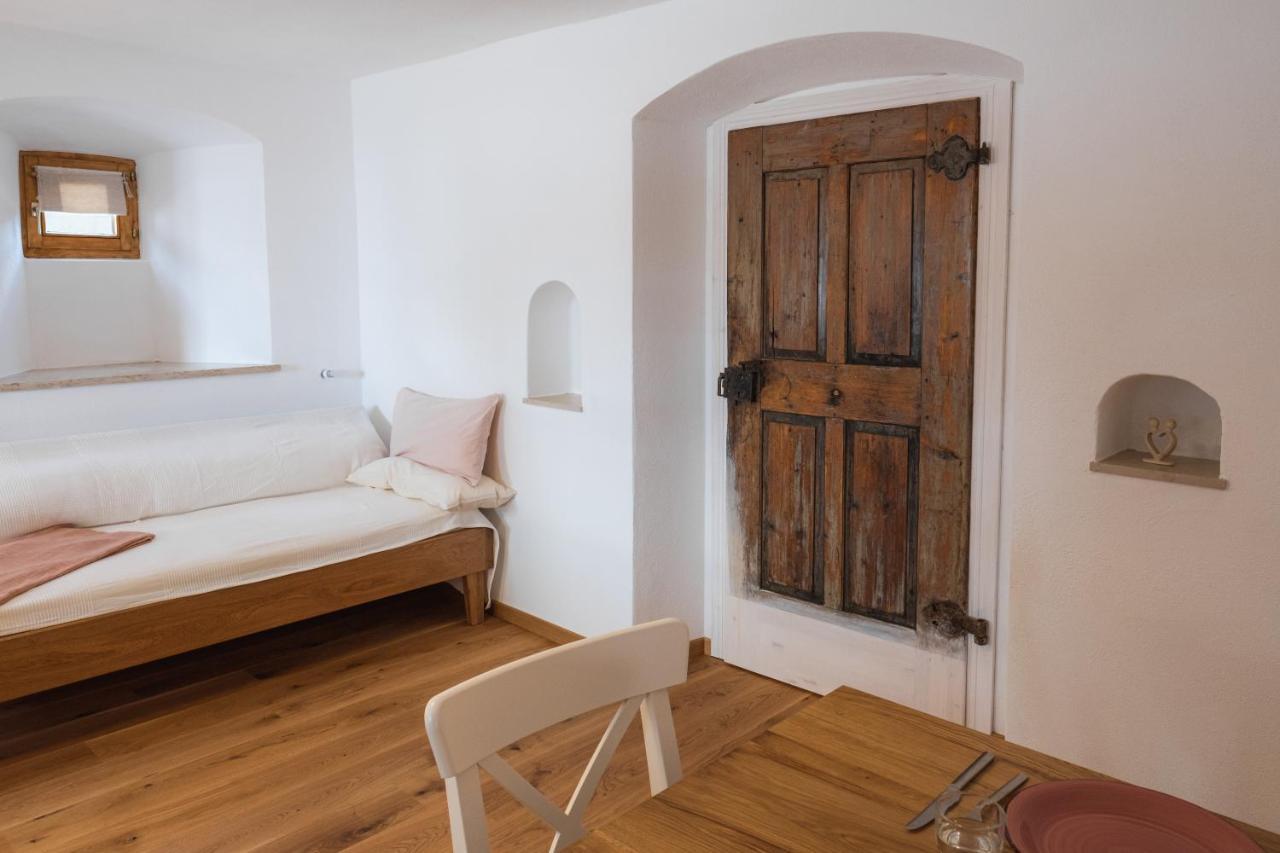 Historische Wohnung Mit Gehobenem Ambiente Walting Exterior foto