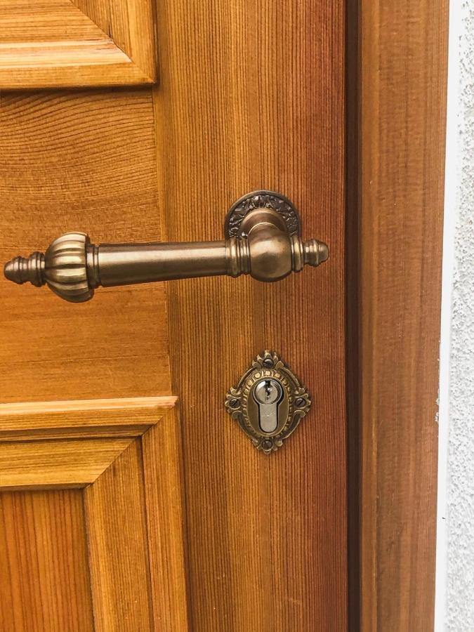 Historische Wohnung Mit Gehobenem Ambiente Walting Exterior foto