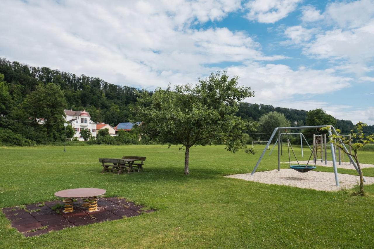 Historische Wohnung Mit Gehobenem Ambiente Walting Exterior foto